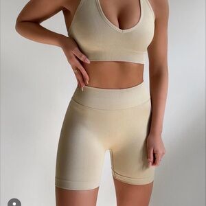 csb • seamless shorts 4” in oat